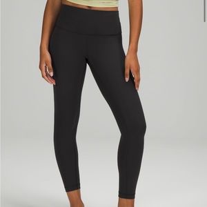 Like NEW black wunder unders size 6 Lululemon